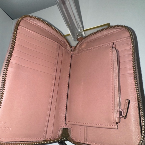 *sold* Authentic Gucci Micro GG Embossed Zip Wallet | Blush Pink - Picture 3 of 10